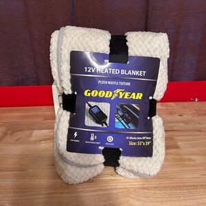 Goodyear 12v heated blanket. Plush waffle texture. Size 55”x39”